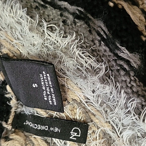 New Directions Puncho Size Small - Picture 4 of 7